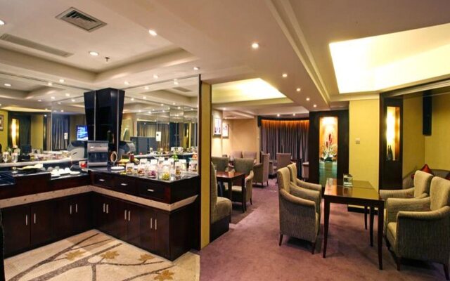 Hotel Royal Suites and Towers