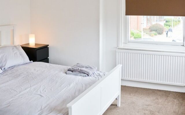 Corner House Apartment