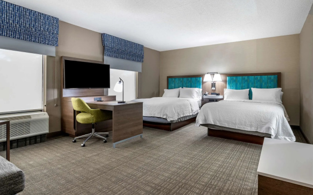 Hampton Inn & Suites Louisville East
