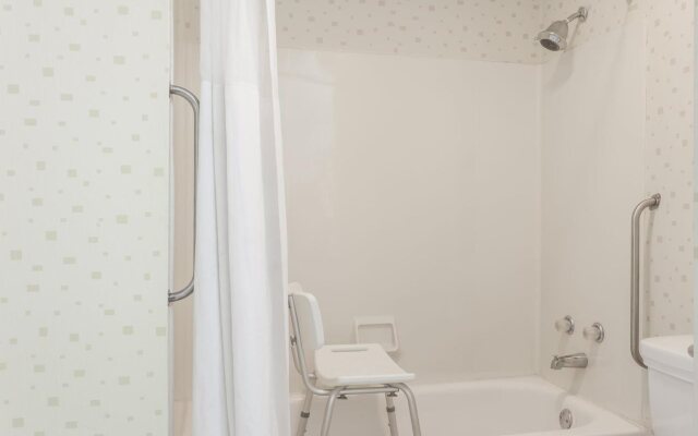 Travelodge by Wyndham Seymour