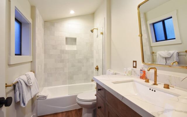 Modern Tahoe Treasure