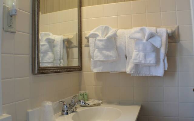 Waynebrook Inn, Est 1865