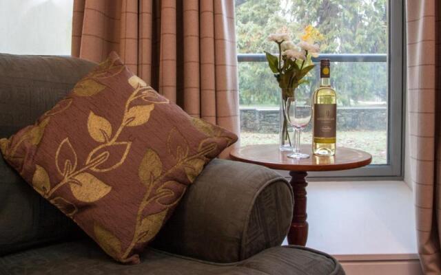 Torr Apartments - Highland Club