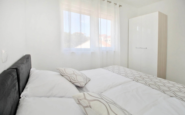 Bacan Family Apartments
