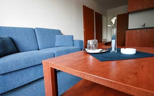Econo Hotel