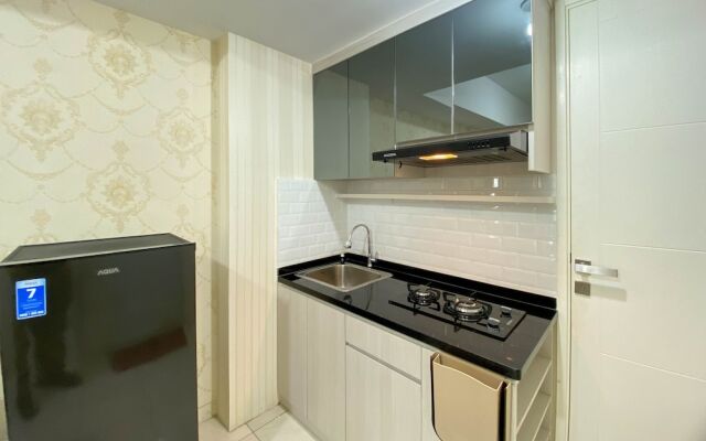 Homey And Comfort 2Br At Springlake Summarecon Bekasi Apartment