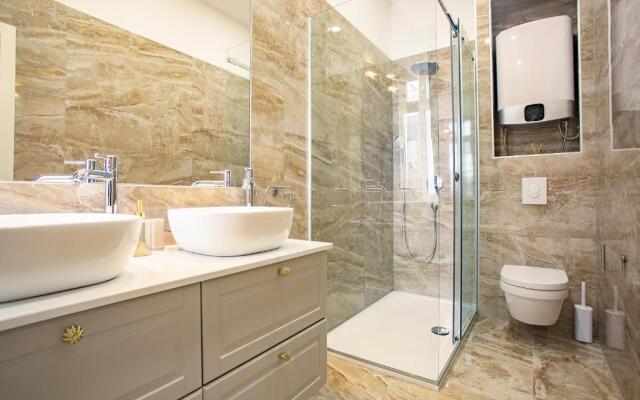 Split Best4Stay Luxury Rooms