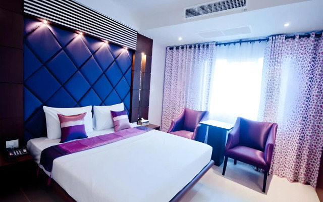 Siam Paradise Entertainment Complex