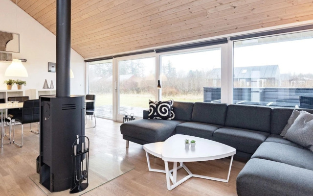 6 Person Holiday Home in Brovst