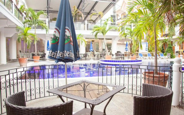 Clarkton Hotel