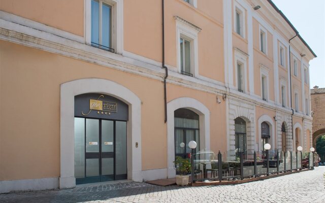 Gallery Hotel Recanati