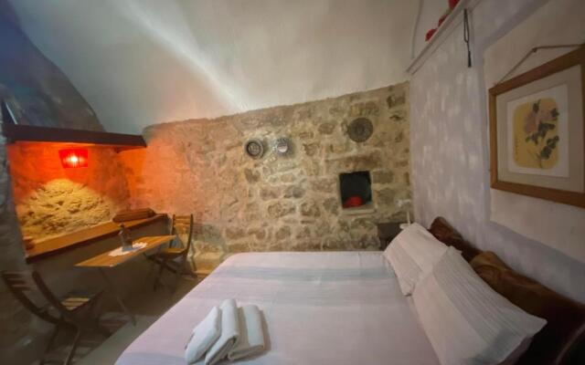 Antique guest house