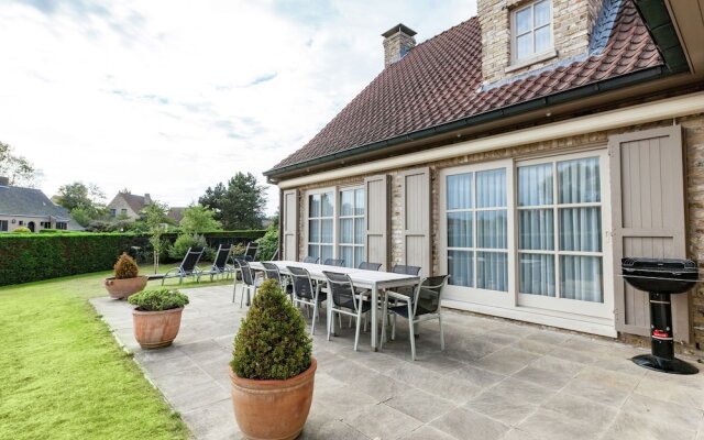 Luxurious Villa in De Panne With Garden