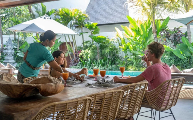 Contemporary Private Villa, 4 BR, Canggu With Staff