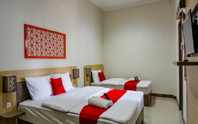 RedDoorz near Jogja City Mall 4