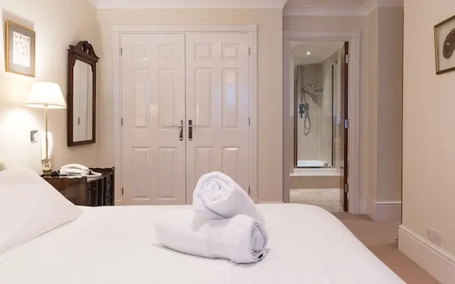 A Place Like Home - Elegant Apartment near Green Park