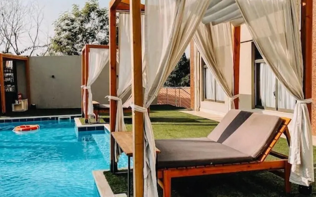 T E L E By Summerset Continental Hotel