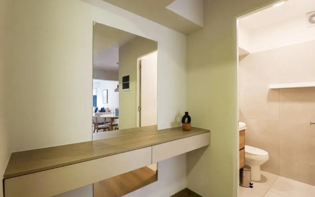 w Illustrious 1BR w Balcony in Miraflores