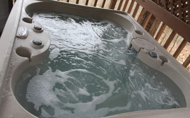 Romantic Honeymooner Hot Tub Jacuzzi Swing FP