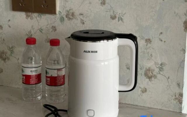 Xiyin Cinema Hotel (Yangjiawan Metro Station)