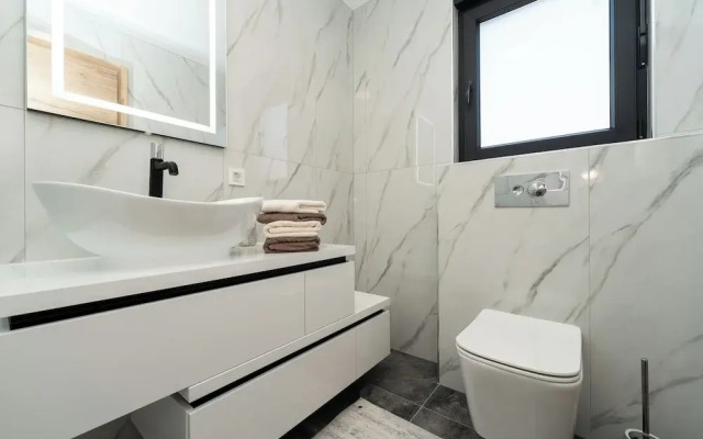 Penthouse Adela