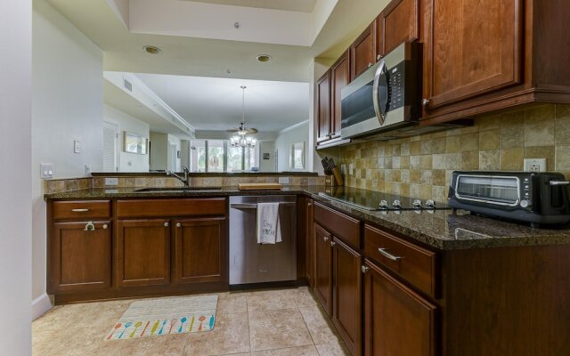 Yacht Harbor 272 by Vtrips