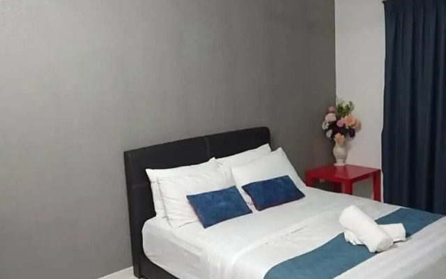Luxury Homestay at Emira Residence
