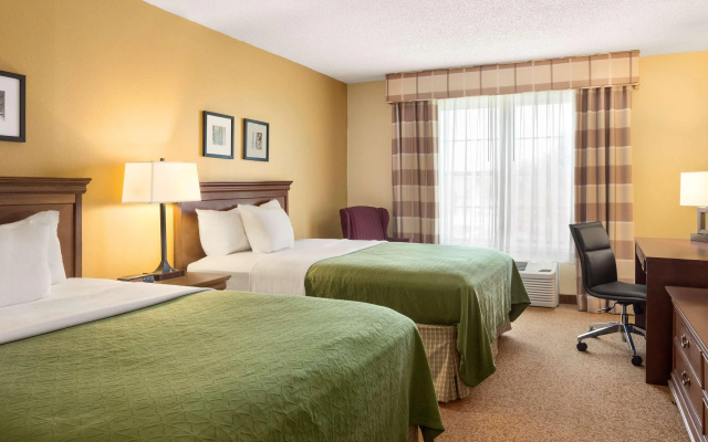 Country Inn & Suites by Radisson, Salina, KS - фото 4