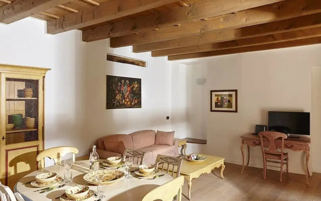 JOIVY Charming Apt Centre of Como