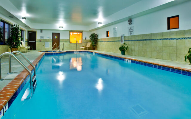 Holiday Inn Express Waterloo Cedar Falls by IHG