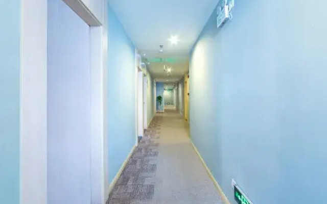 Home Inn Huayi Hotel (Foshan Daliang Huagai Road Pedestrian Street Qinghuiyuan Branch)
