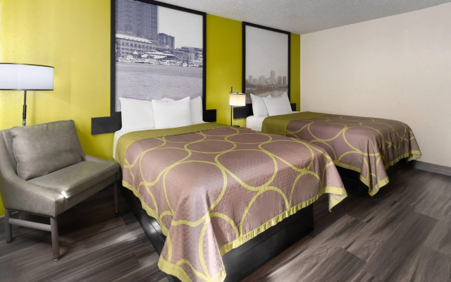 Super 8 by Wyndham South Boston VA