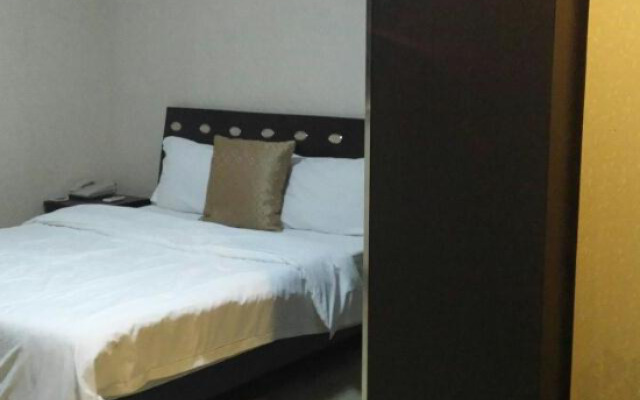 Huasheng Business Hotel
