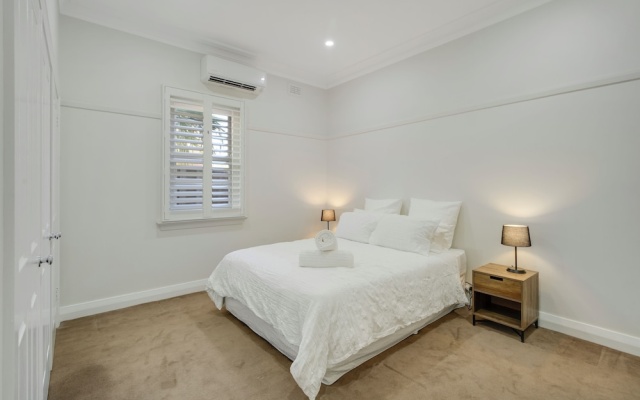 Dubbo 4BR Retreat with Kitchen & Patio – Guest Rooms – Dubbo