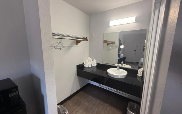 Motel 6 Des Moines, IA - North