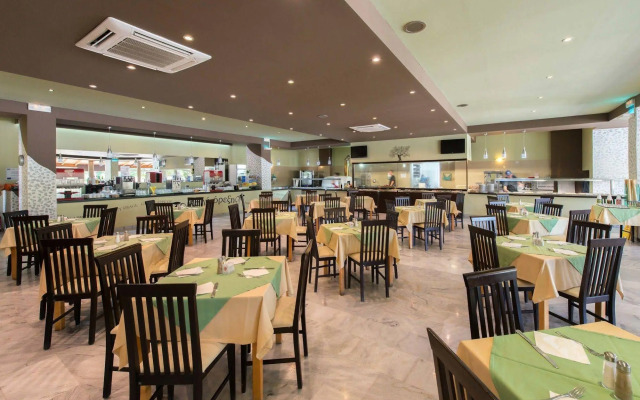 Delfinia Resort
