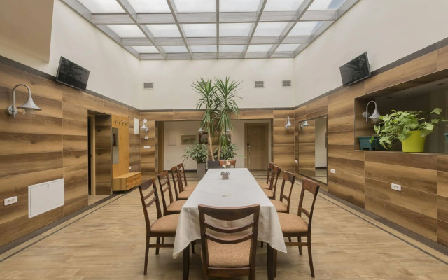 Hotel Lirak
