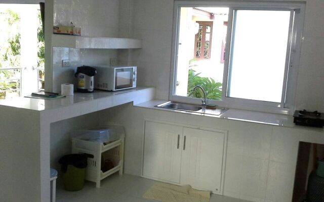 Krisada Beach Resort