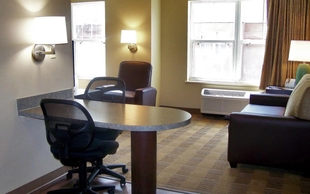 Sonesta Simply Suites Stafford
