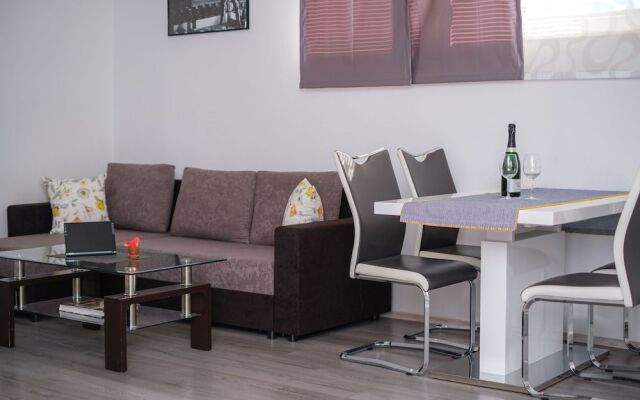Split City Apartment