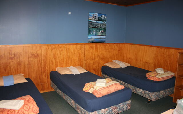 Smoke Lake Hot Springs Lodge and Camp