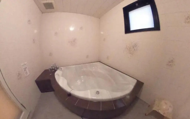 Hotel Com - Adults Only