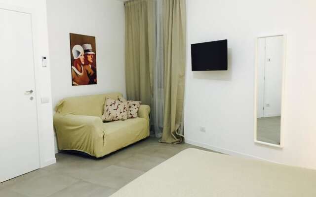 Room Center Station 2