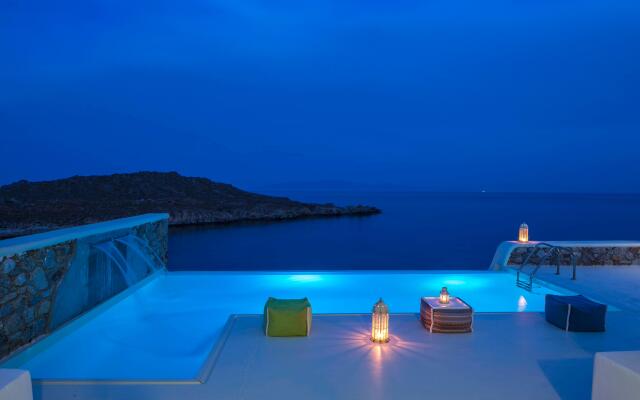 Casa Del Mar Mykonos Seaside Resort