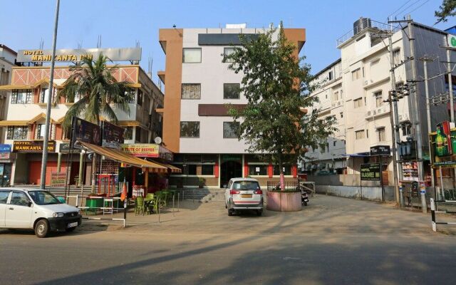 OYO 13288 Hotel Rajashree Inn