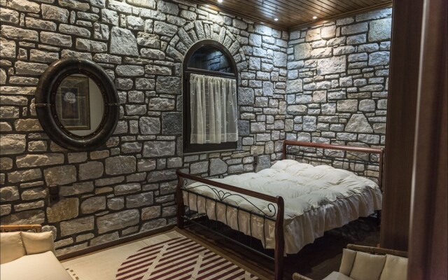 Stone Mansion Anavryti