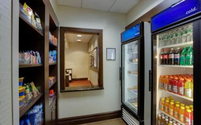 Hampton Inn Garden City
