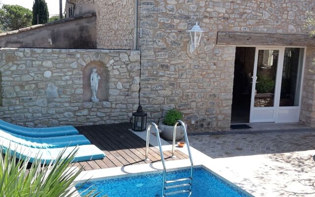 Luxurious Villa in Aix-en-Provence with Jacuzzi