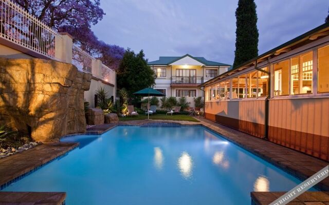 Sentinel Luxury Suite Hotel
