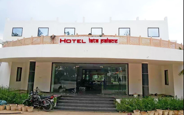 Oyo 24081 Hotel Lata Palace And Resort